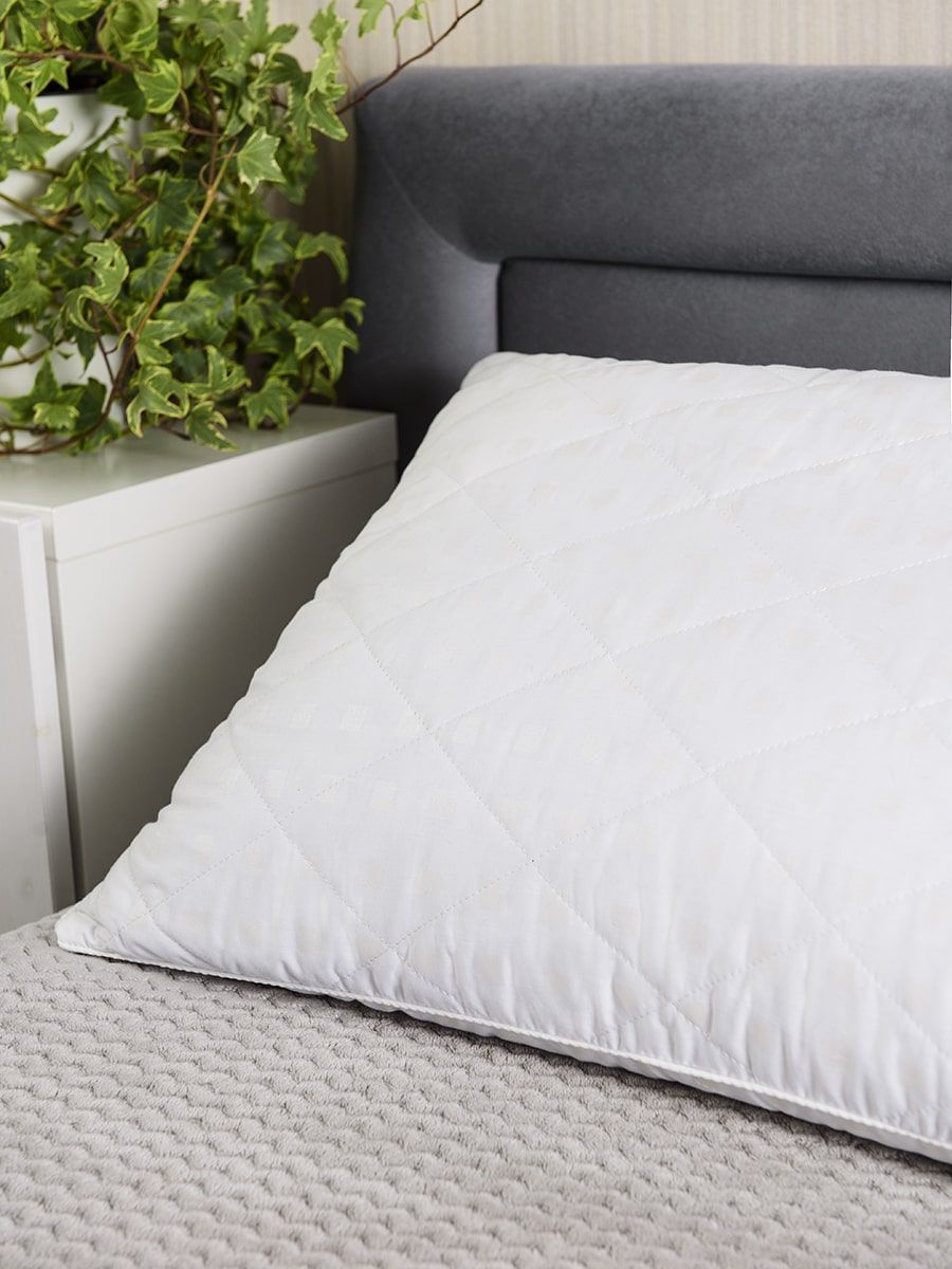 снимок Подушка стеганая "Очарование" белая от магазина BIO-TEXTILES ОПТ