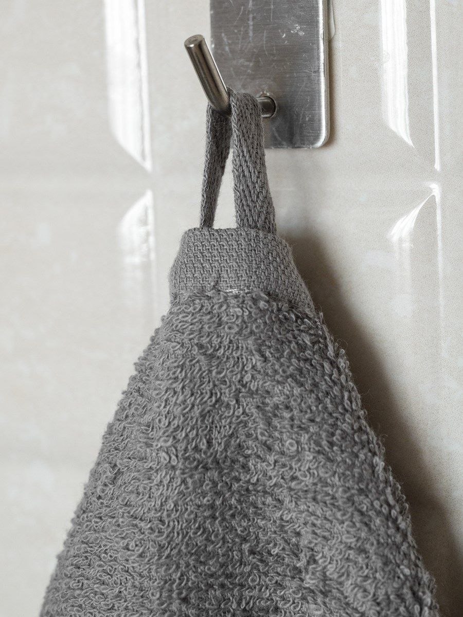 снимок Набор махровых салфеток 5 шт ( 30*30 ) темно-серый, с петелькой от магазина BIO-TEXTILES ОПТ